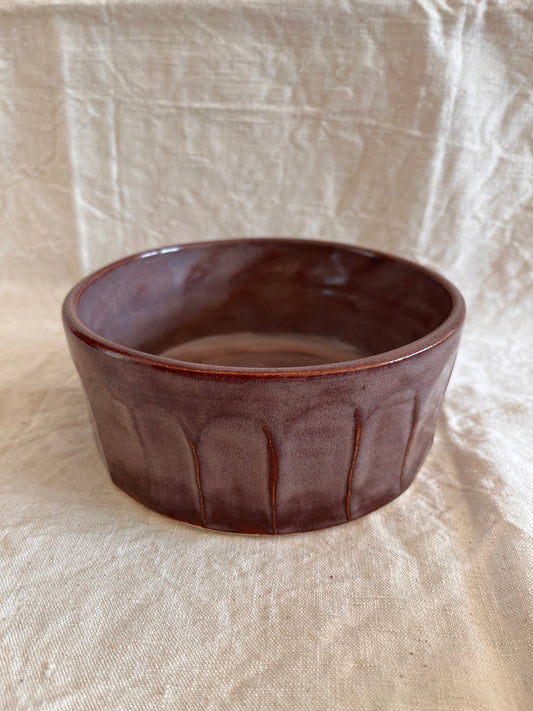 Saladier en grès blanc émail prune